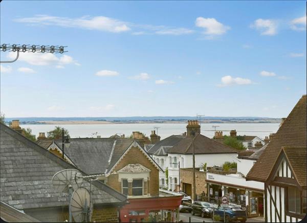 Leigh on Sea * * FULL FREEHOLD INCLUDED *