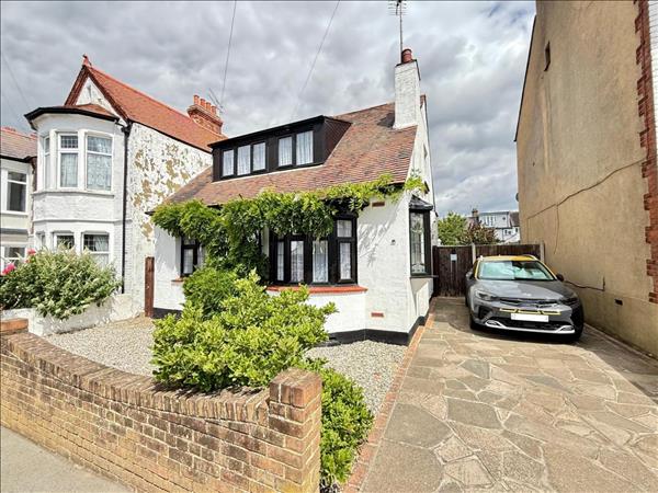 * DETACHED * Leigh on Sea, SS9