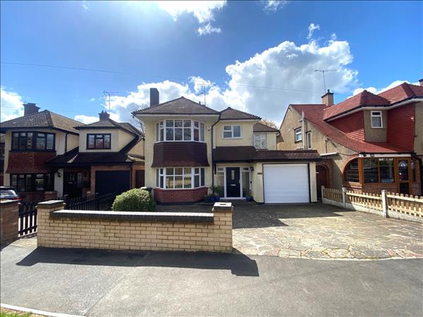 Highlands Estate, Buxton Avenue