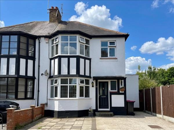 Grasmead Avenue * WEST Facing Garden *